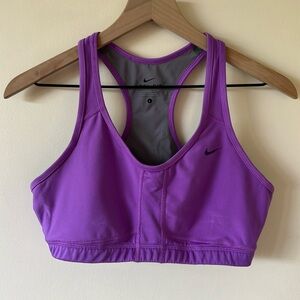 Nike | L| Racerback sports bra